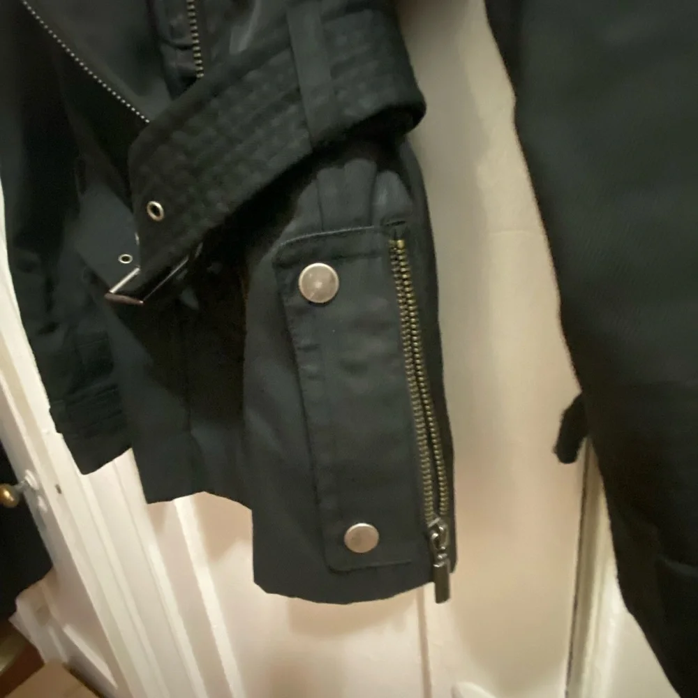 Black trench style jacket- zara basics- - Picture 4 of 5